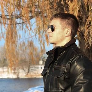 Meet your Posher, Dustin